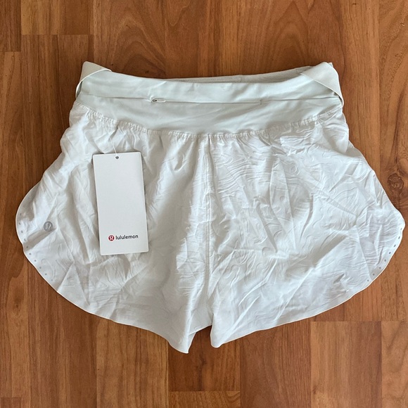 ❤️ Lululemon Fast & Free High-Rise Short 2" *Airflow In-Sense Emboss Size 4 NWT - Picture 2 of 11